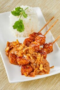 Kipsaté met Satésaus – 150 GR